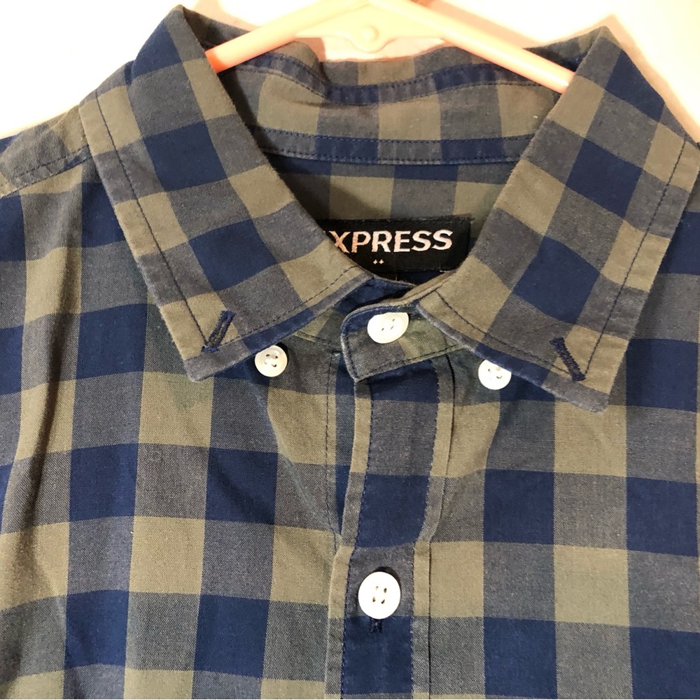 Men’s Express Button-Down